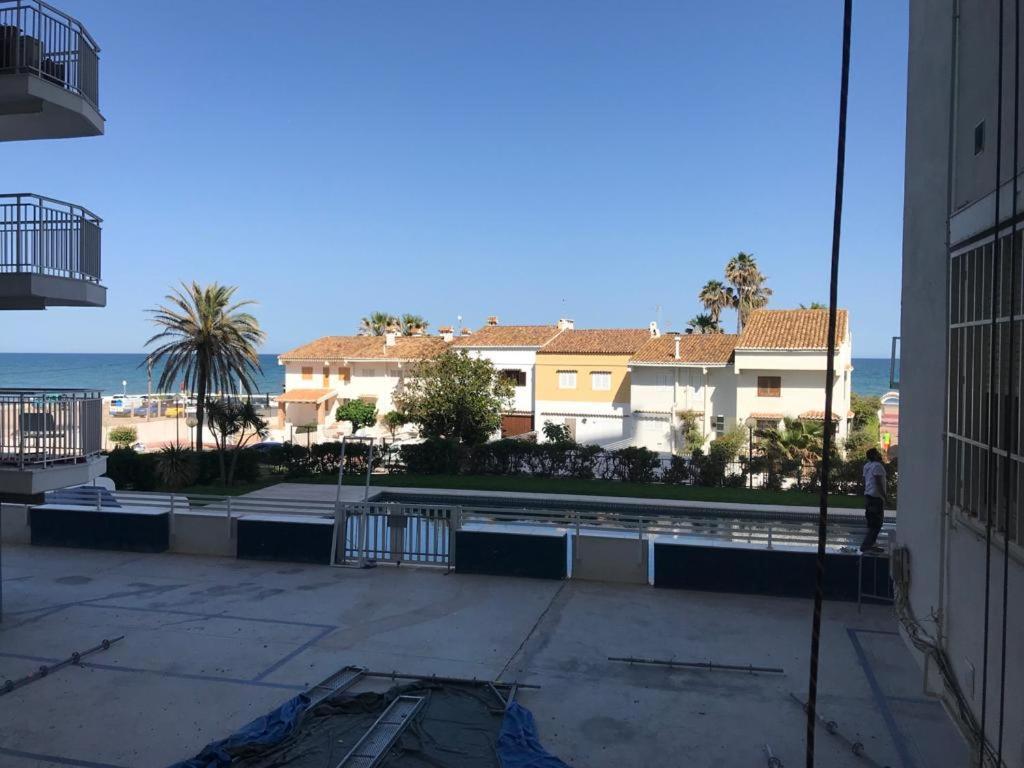 Apartamento En Complejo Residencial Con Piscina Y Garaje Frente Al Mar バレンシア エクステリア 写真